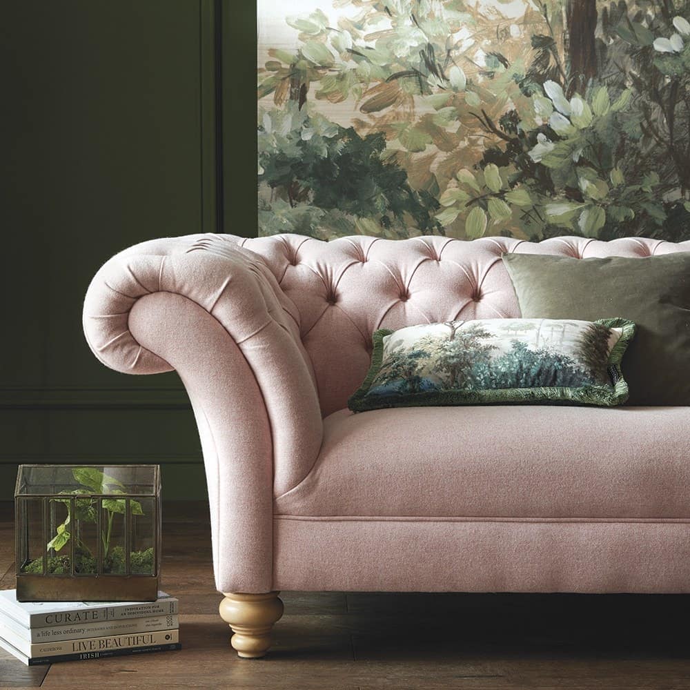 Beale Sofa handgefertigt in England, 3-Sitzer in Amatheon Blush, Wollmischung 70 % Wolle, elegantes Luxussofa für stilvolle Wohnzimmer.