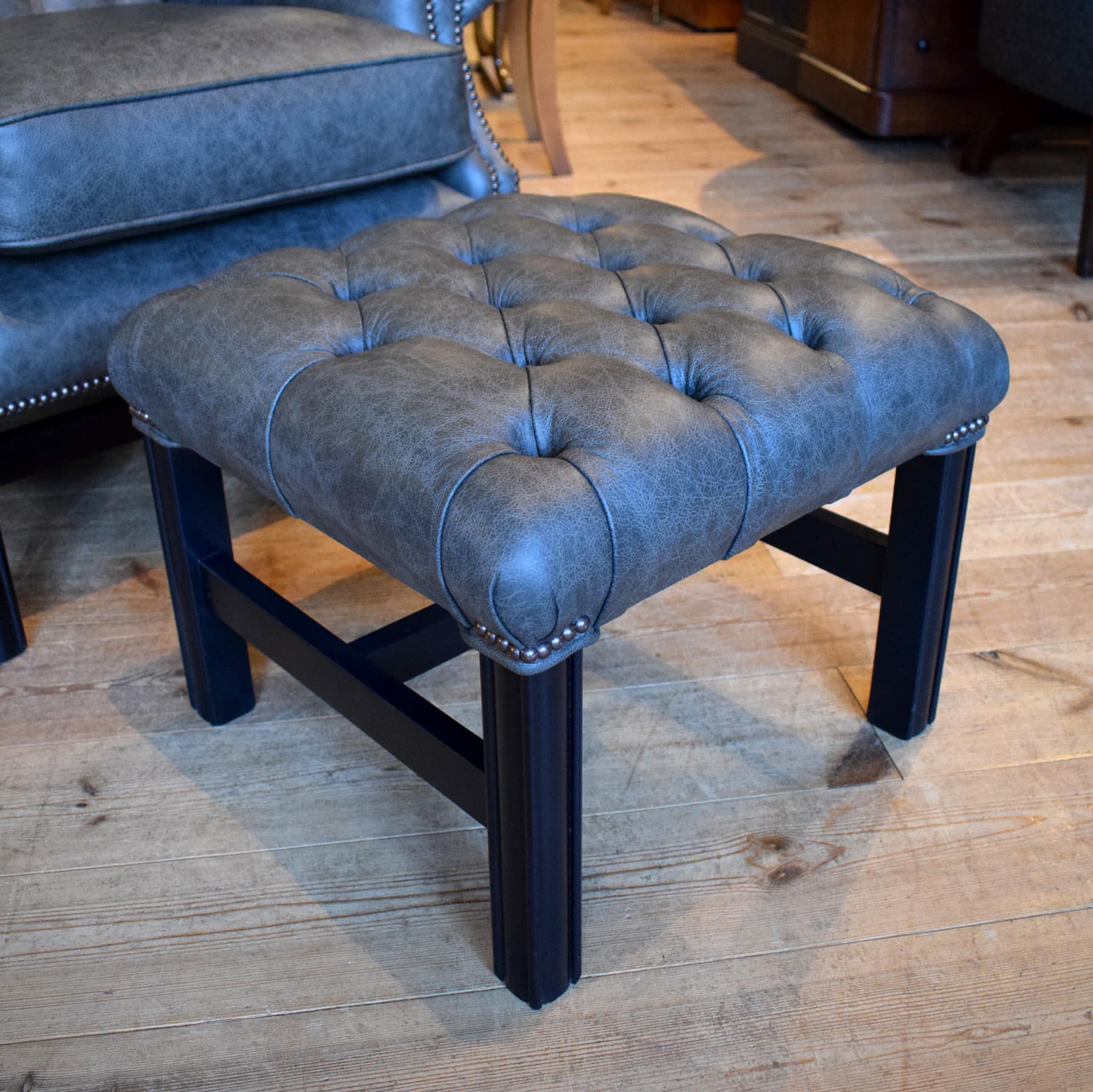 Ausstellungsstück - Ohrensessel Stubbs & Hocker Sessel stan