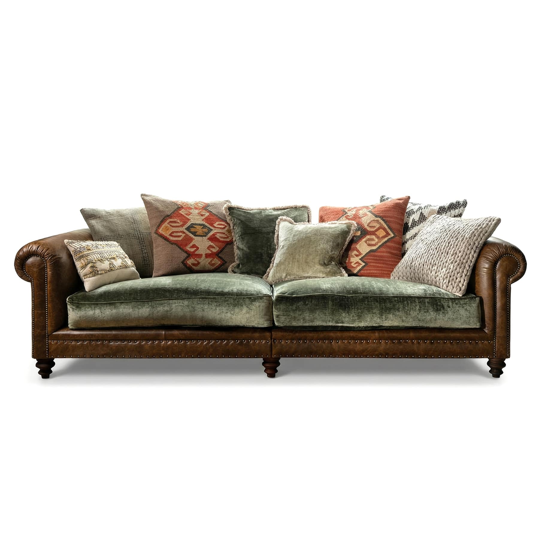 Constable Sofa von Tetrad erhältlich bei Stan Chesterfields – großzügiges, klassisches Sofa mit rund geschwungenen Armlehnen, tiefen Sitzkissen und stilvollem Boho-Chesterfield-Design