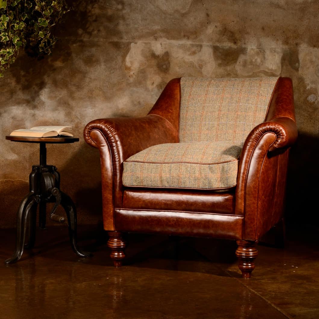 Tetrad Dalmore Accent Chair in Harris Tweed und Leder